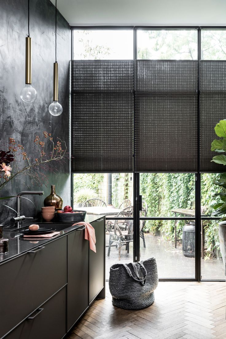 Industrial-Woonkamer _ Raamdecoratie _ Plissé gordijnen